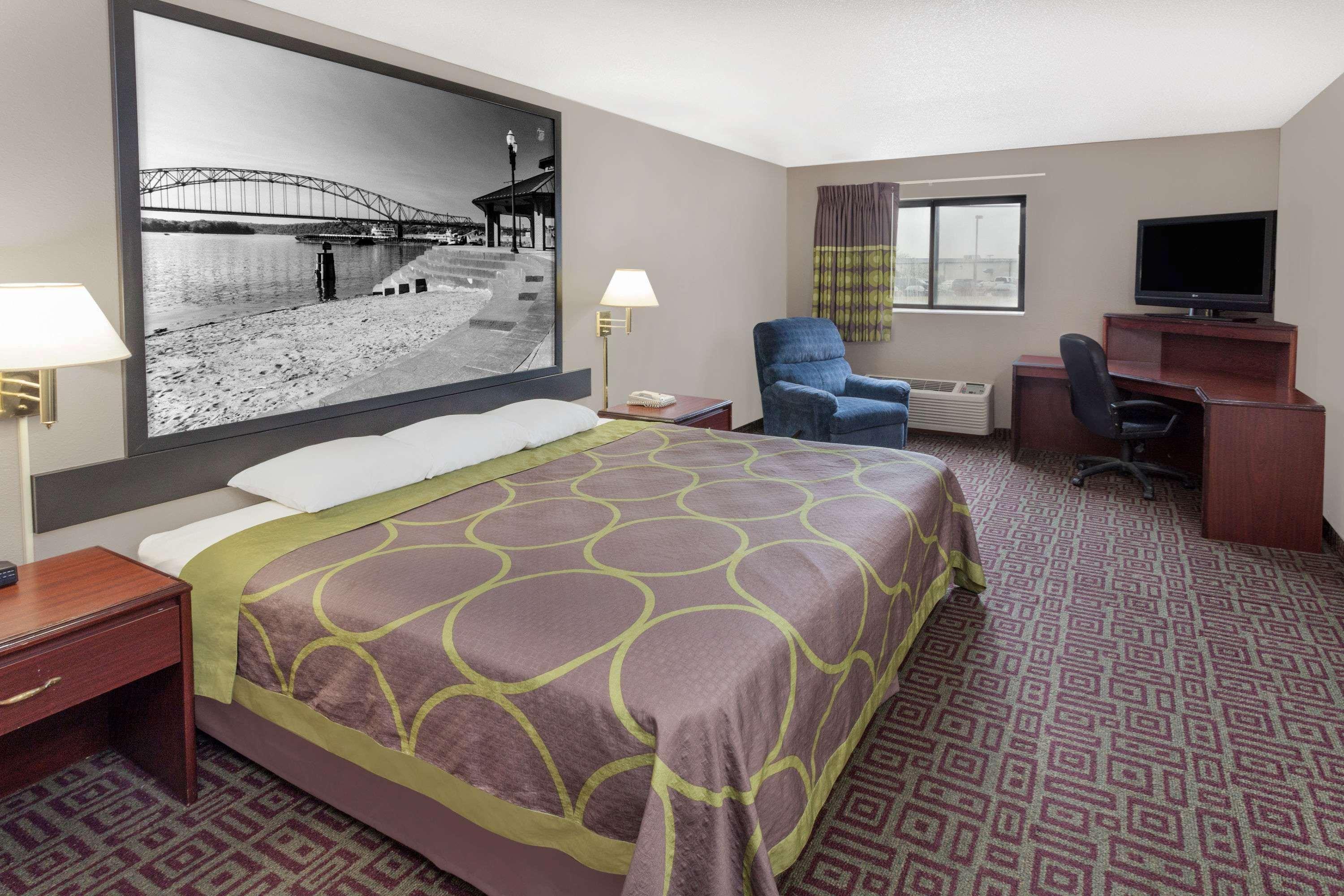 Hotel Super 8 By Wyndham Muscatine Exterior foto