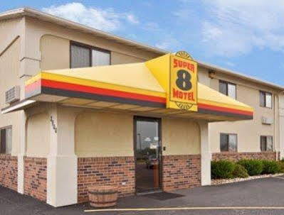 Hotel Super 8 By Wyndham Muscatine Exterior foto